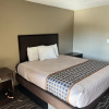 Отель Westbridge Inn & Suites, фото 5