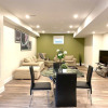 Отель Brand New Walk Out Bsmt Apt Near Beach, фото 15