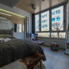 Отель Luxury Cozy Large Apartment in the City Center, фото 2
