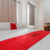 Отель Reddoorz Plus Near Galaxy Bekasi, фото 7