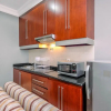 Отель Cozy Stay 1Br Roosseno Plaza Apartment, фото 9