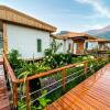 Отель Pondanu Cabins By The Lake, фото 8