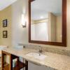 Отель Comfort Inn & Suites, фото 9