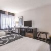 Отель La Quinta Inn & Suites by Wyndham Hartford - Bradley Airport, фото 37
