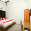 Отель OYO 10543 Maks Stay, фото 13
