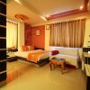 Отель OYO Rooms Sola SG Highway 2, фото 12