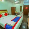Отель OYO 12153 Hotel B S International, фото 15