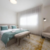 Отель LovelyStay - Newly Decorated 2BR Flat with Free Parking, фото 3