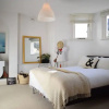 Отель Bright 1 Bedroom Flat With Garden In New Cross Gate, фото 4