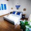 Отель Historical 1400 Ft2 Apartment At Temple Of Apollo, фото 18