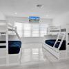 Отель Newly Renovated 5br Villa with pool in Ft Lauderdale on the water, фото 21