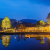 Отель Howard Johnson By Wyndham Lake Serenity Hotel Neijiang, фото 2