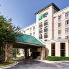 Отель Holiday Inn Express & Suites Atlanta Buckhead, an IHG Hotel в Атланте