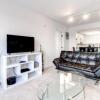 Отель Heaven on Washington Furnished Apartments - Heart of the City, фото 10
