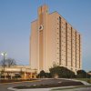 Отель DoubleTree by Hilton Virginia Beach в Вирджиния-Бич