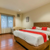 Отель RedDoorz Plus near Dharmawangsa Square, фото 3