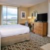 Отель DoubleTree by Hilton Hotel Jacksonville Riverfront, фото 32