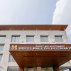 Отель Preethi International, фото 1