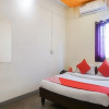 Отель OYO 9910 Sambram Inn, фото 13