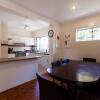 Отель KELLY, 3BDR Northcote House, фото 11