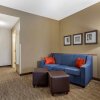 Отель Holiday Inn Express And Suites Milwaukee Nw Park Place, an IHG Hotel, фото 3