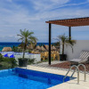 Отель Menesse-2bedrooms-PerfectSpot steps to the ocean, фото 1