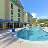 Отель Holiday Inn Express Hotel & Suites Tampa-Rocky Point Island, an IHG Hotel в Тампе