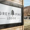 Отель Grey Pine Lodge в Норте-Гардене