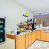 Отель Days Inn by Wyndham Bristol Parkway, фото 15