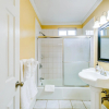 Отель Spacious 2bd/1ba | Ashmont+Parking | 3D TOUR, фото 5
