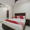 Отель Sujatha Nirmala Convent Road by OYO Rooms, фото 20