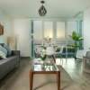 Отель CHIC- Newly Renovated 1 BDR at the best beach, фото 18