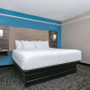 Отель La Quinta Inn & Suites by Wyndham Weatherford, фото 2