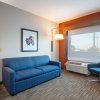 Отель Holiday Inn Express & Suites Beloit, an IHG Hotel, фото 4