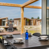 Отель Detached Luxurious Lodge With Washingmachine, Near the Beach, фото 5