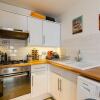 Отель Cosy 1 Bedroom Flat in Clapham, фото 7
