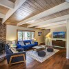 Отель Serene Tahoe Cabin, фото 23