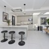Отель Superb Maisonette With Patio Garden Close to Battersea Park by Underthedoormat, фото 12