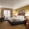 Отель Country Inn & Suites by Radisson, Dakota Dunes, SD, фото 26