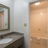 Отель Hilcrest Inn & Suites, фото 13