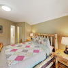 Отель Roundette Cabin 2 Bedrooms 1.5 Bathroom Cabin, фото 1