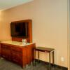 Отель Radisson Hotel & Suites Fort McMurray, фото 15