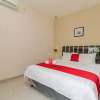 Отель RedDoorz near Transmart Kalimalang, фото 3