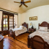 Отель Luxury Vacation Rentals At Hacienda Pinilla, фото 5