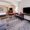 Отель La Quinta Inn & Suites by Wyndham DFW Airport West - Bedford, фото 11