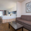Отель Holiday Inn Express Hotel And Suites, фото 2