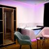 Отель Le Vénus - Appartement SPA Privatif Balnéo Sauna, фото 2