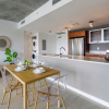 Отель Lovely Condo|Pool & Parking at Midblock, фото 12
