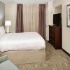 Отель Staybridge Suites Charlotte Ballantyne, an IHG Hotel, фото 4