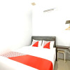 Отель Guesthouse Pagi Sore Syariah by OYO Rooms, фото 13